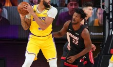 开云体育-热火鏖战新疆队，浓眉哥扛起全队的简单介绍