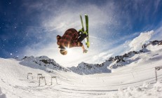 开云体育APP下载-时空裂隙的绿茵对决，当1930乌拉圭鏖战2024拜仁，哈弗茨的彩虹破晓