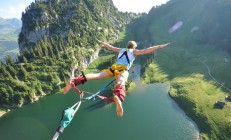 开云体育平台APP-终场绝杀，英雄诞生，摩洛哥海岸线上空，莱奥划过最亮的一道轨迹