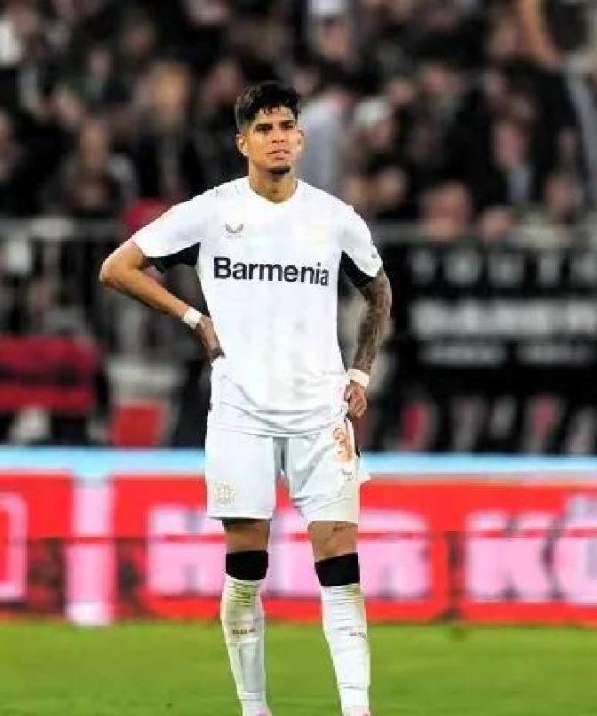 关于勒沃库森后卫遭遇停赛，球队备战受影响的信息