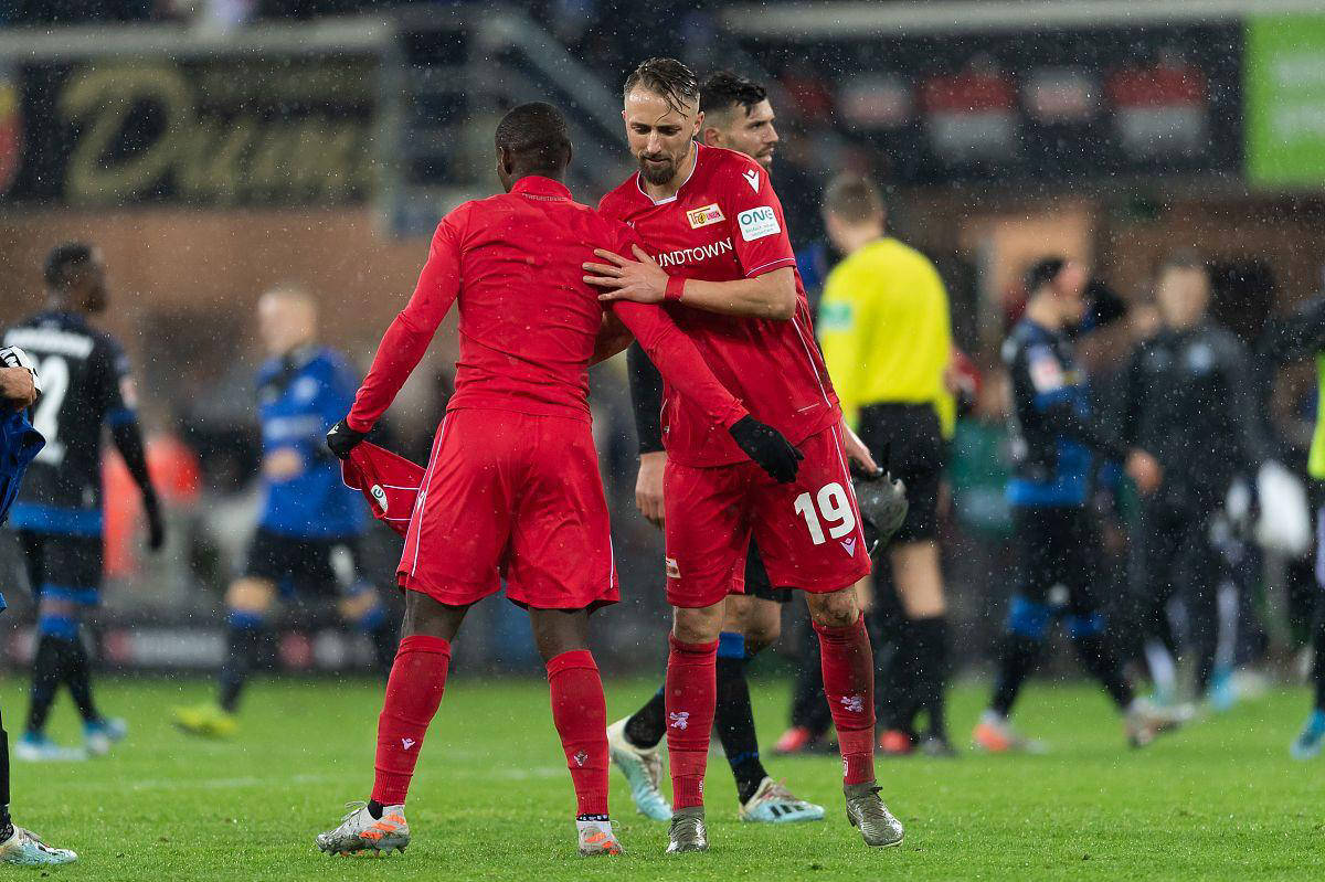 斯图加特主场不敌强敌,全队表现失常的简单介绍 斯图加特主场不敌强敌,全队表现失常的简单介绍