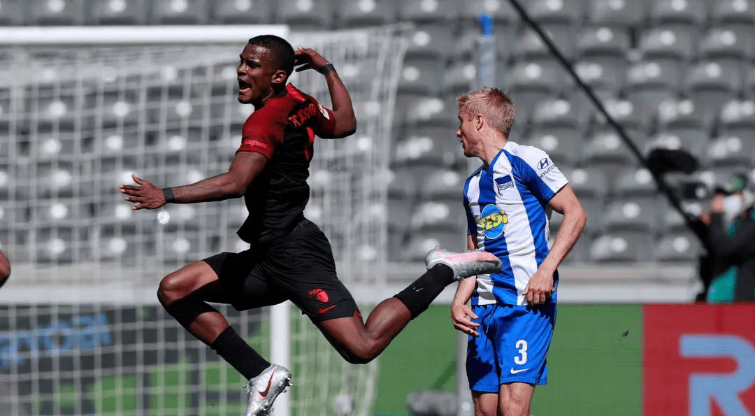 包含柏林赫塔取得关键胜利，提升积分排名的词条