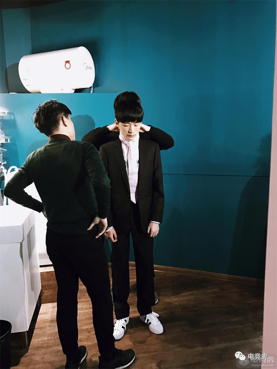 包含MAD鏖战LGD,Deft开启传奇时刻宿敌对决半决赛,点燃全场激情的词条 包含MAD鏖战LGD,Deft开启传奇时刻宿敌对决半决赛,点燃全场激情的词条