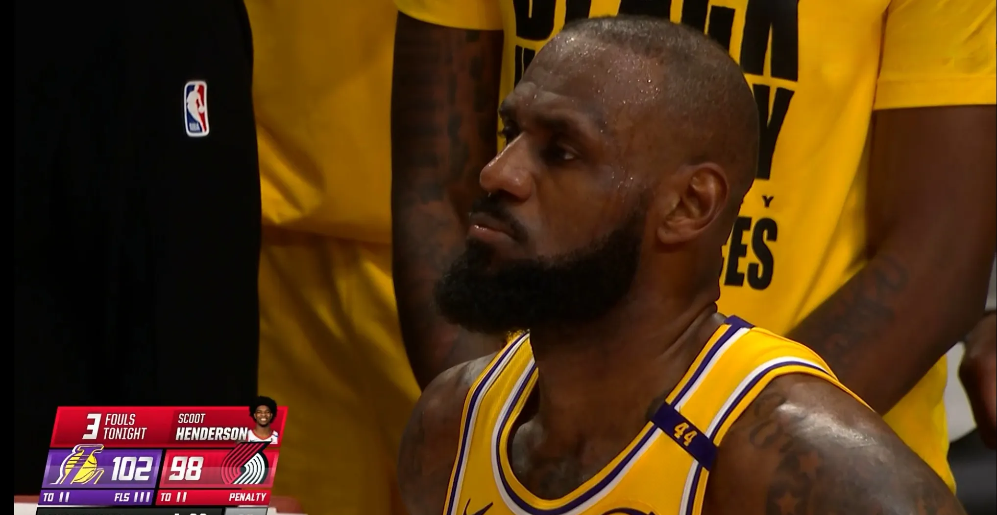 詹姆斯领军湖人擒下开拓者 詹姆斯领军湖人擒下开拓者