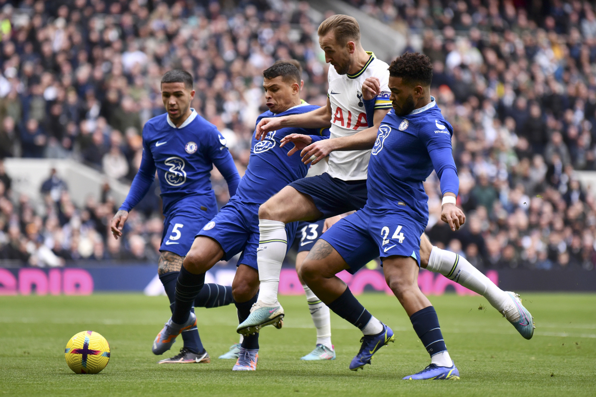 欧洲杯:英格兰碾压乌克兰 欧洲杯:英格兰碾压乌克兰