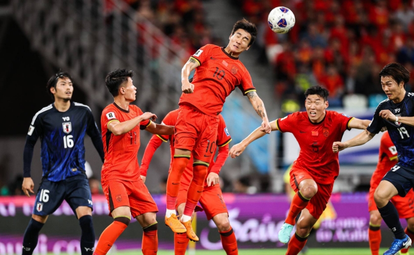 包含足球热潮席卷全球，中国队风头无两的词条