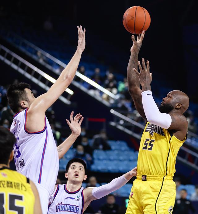 天津男篮惜败河南队，积分榜下滑