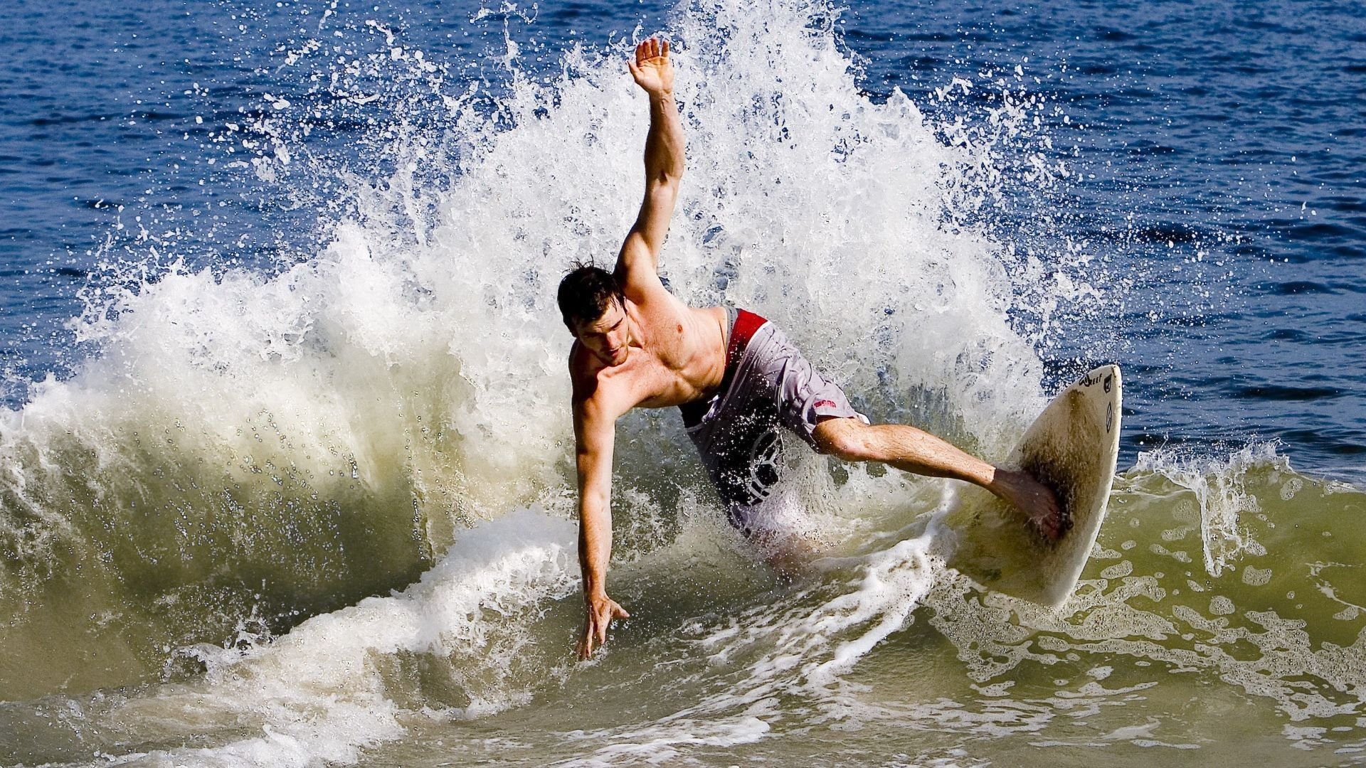 解剖与重构，当法比尼奥以手术刀般的精准肢解加纳防线