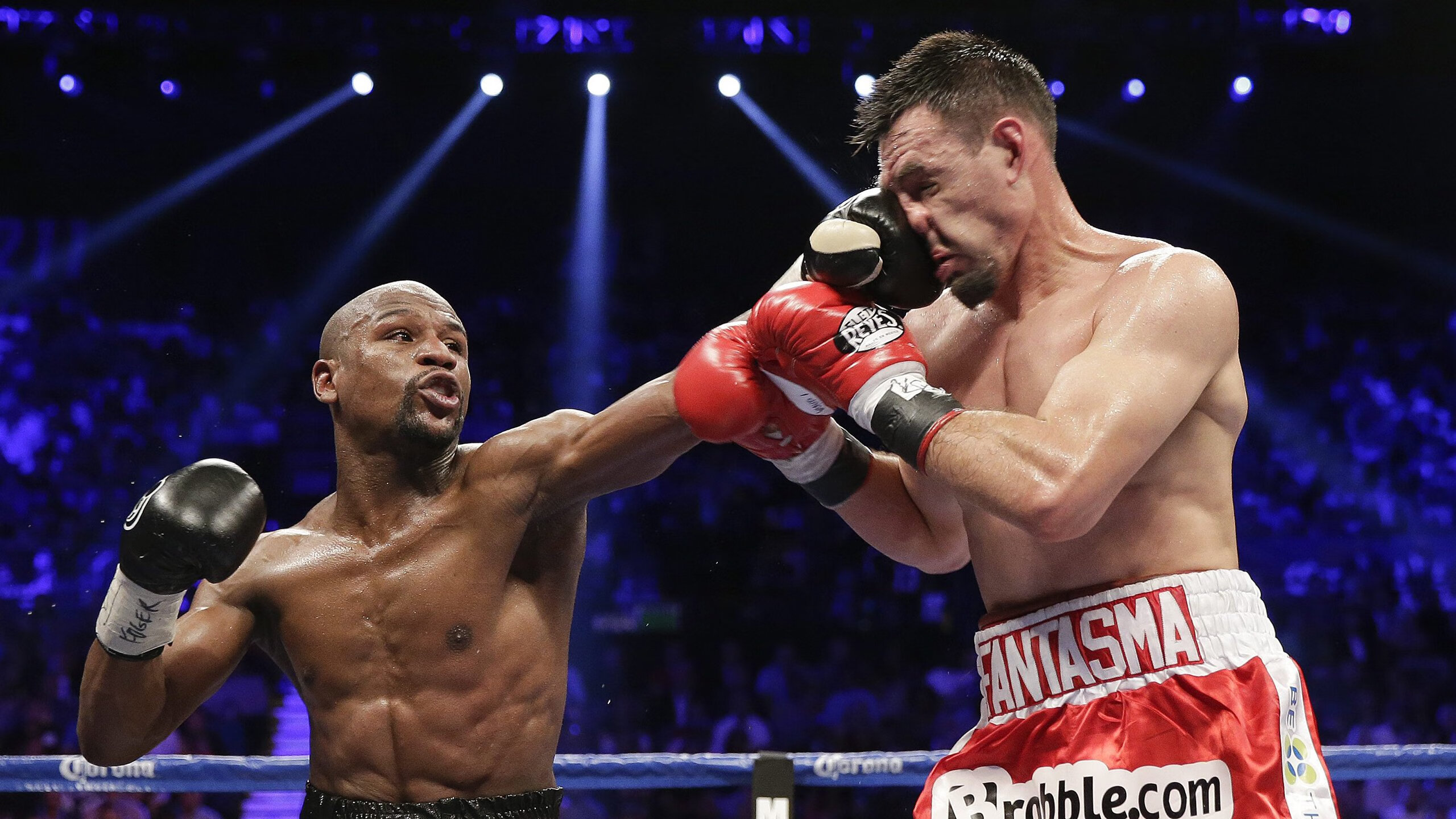 北非风暴锁定胜局，伊萨克连击撕裂冰岛防线