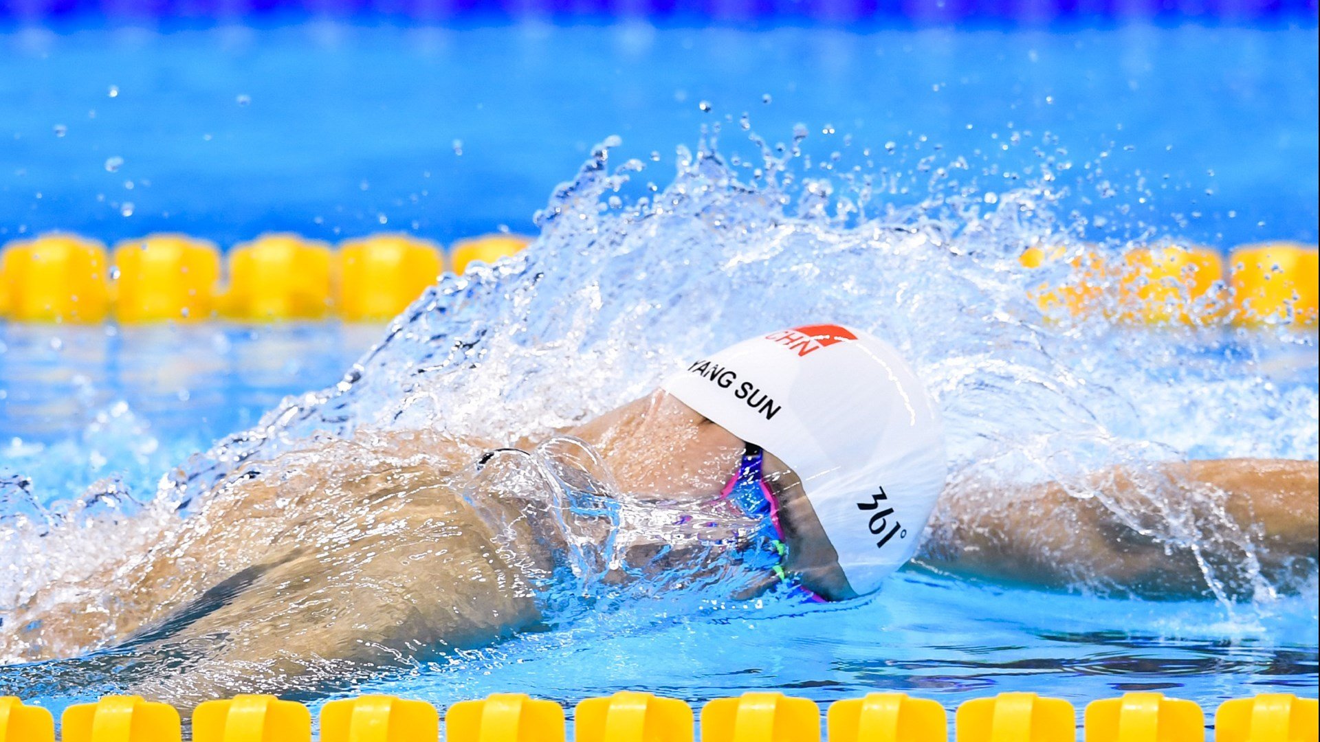 掘金开启教学模式,约基奇用三双机器刷新纪录,上海队无力招架